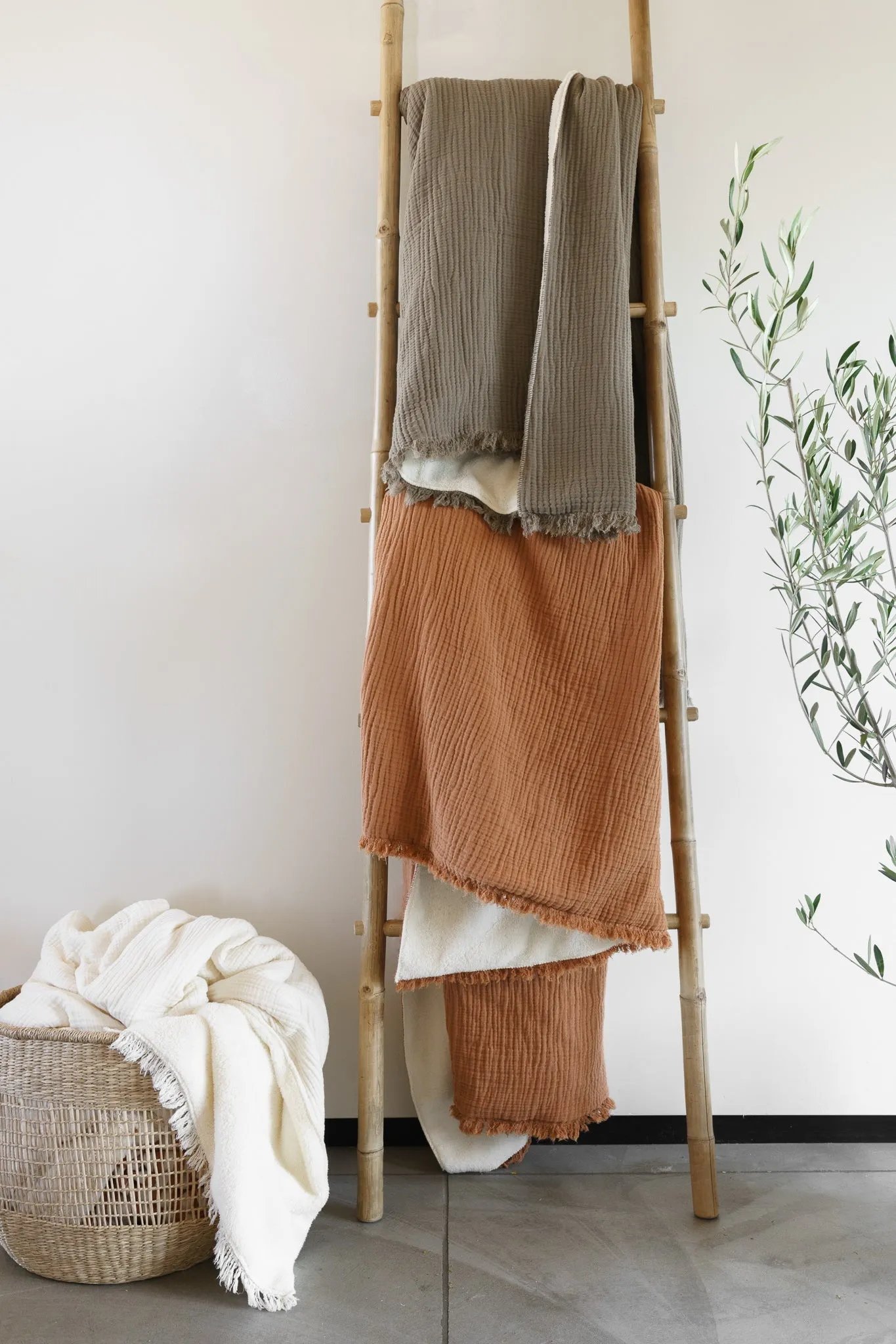 Alaia Sherpa Blanket