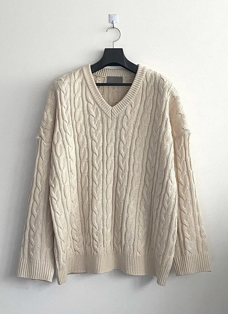 Cable Knit V-Neck Long Sleeves for Men and Women