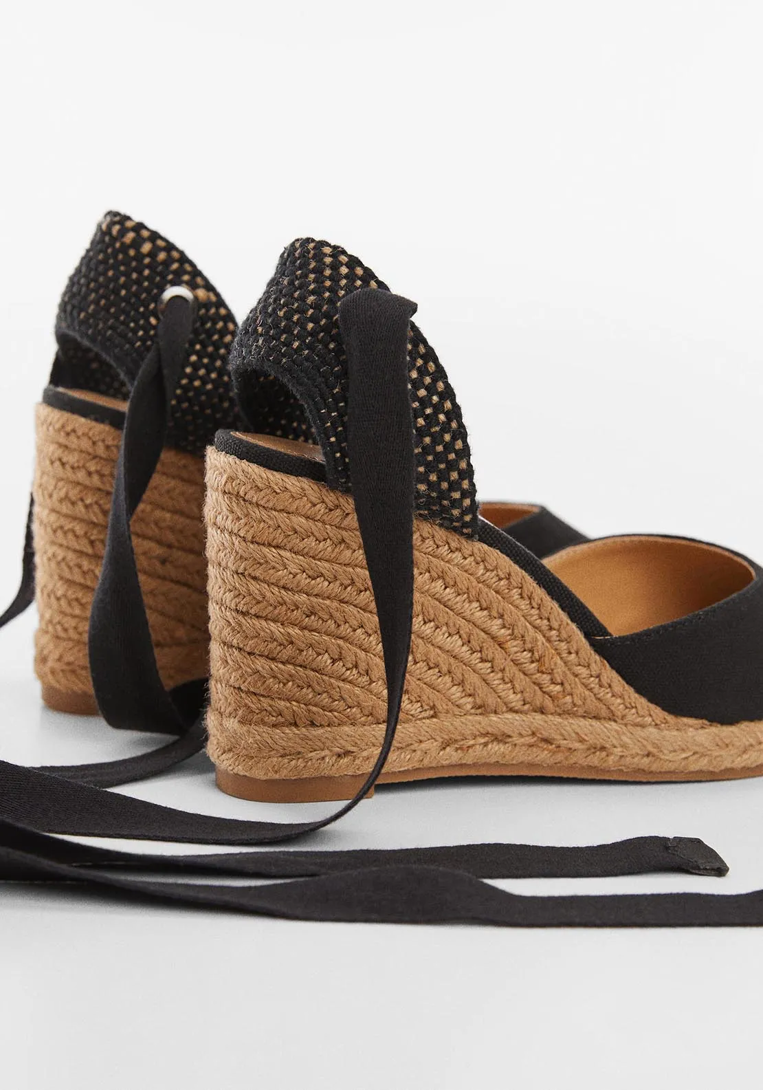 Espadrilles with laces