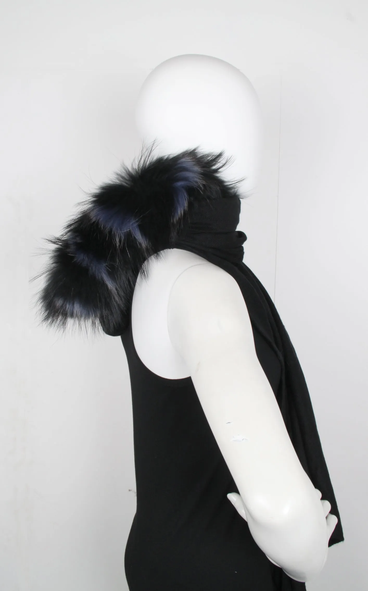 Fur Hood, Black/Blue