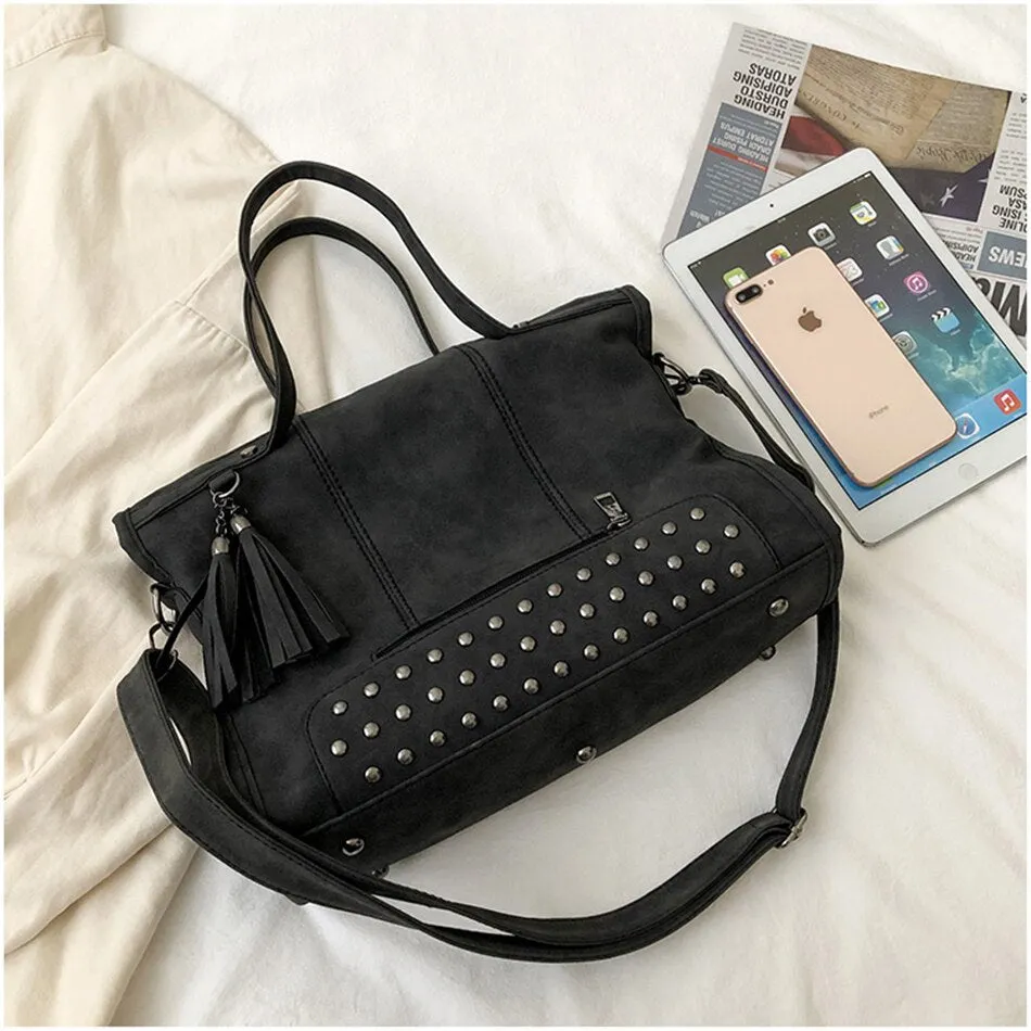 Luxury Large Capacity Tassel Rivet Crossbody Handbag for Women