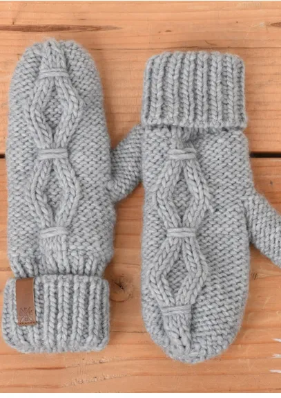 Sota' Chunky Cable Knit Mittens