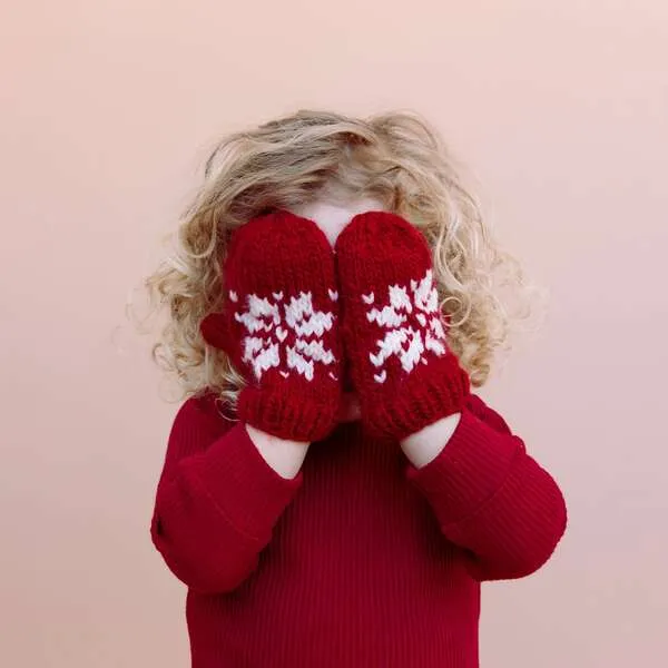 The Blueberry Hill Snowflake Pattern Knit Mittens, Red