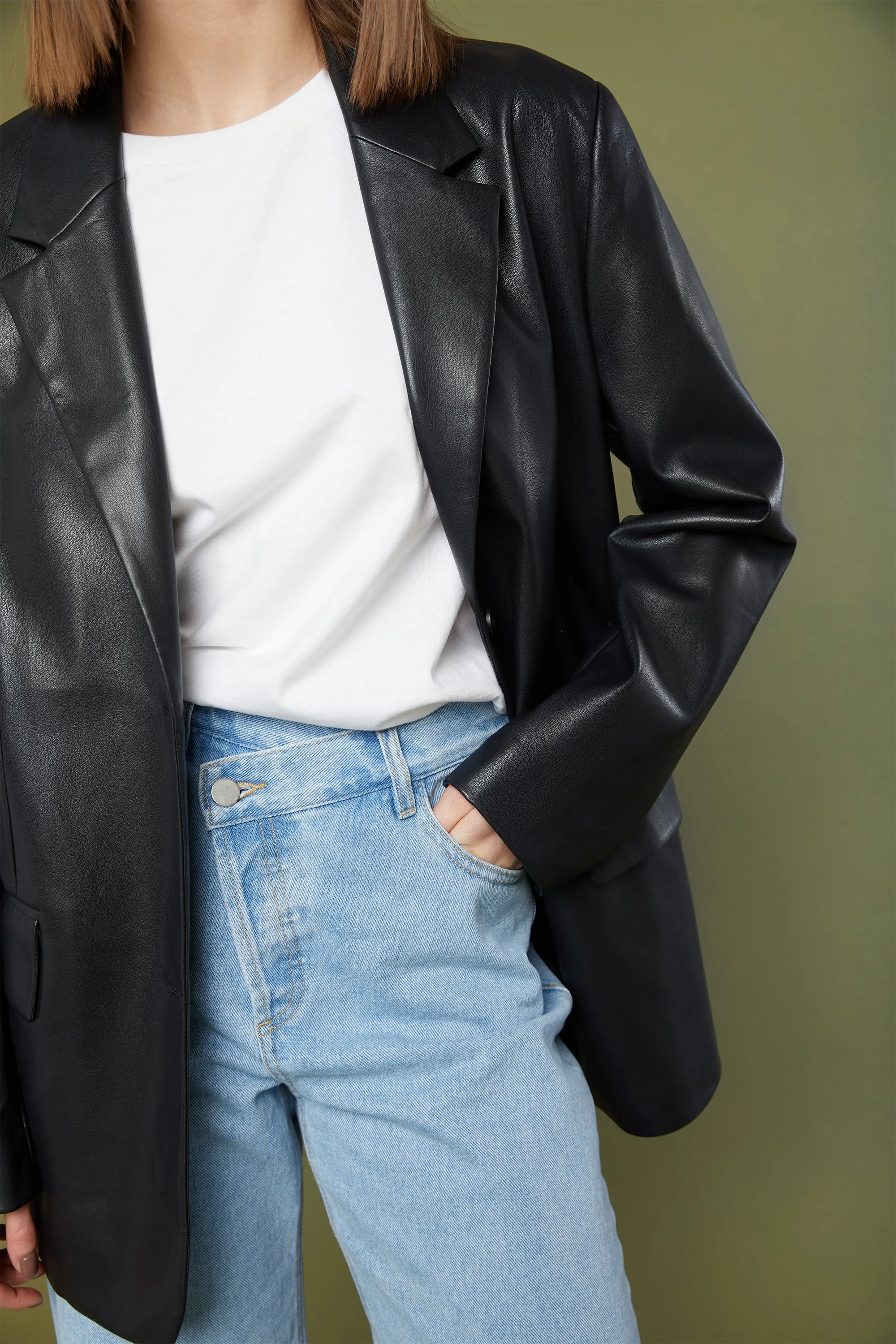 VEGAN LEATHER BLAZER