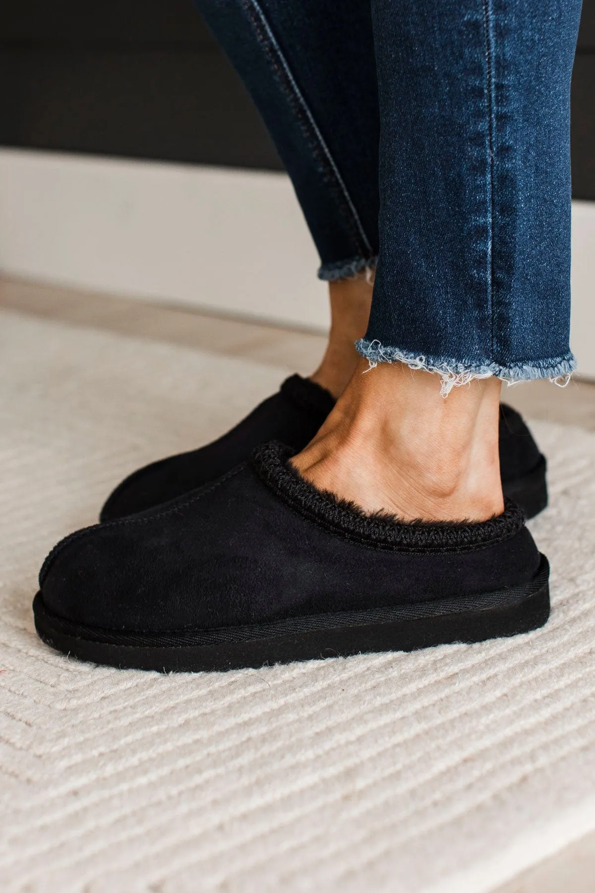 Very G Bruin 2 Slippers - Black - Buy Online - Affordable Price - Trending Fashion - Free Shipping - Limited Stock