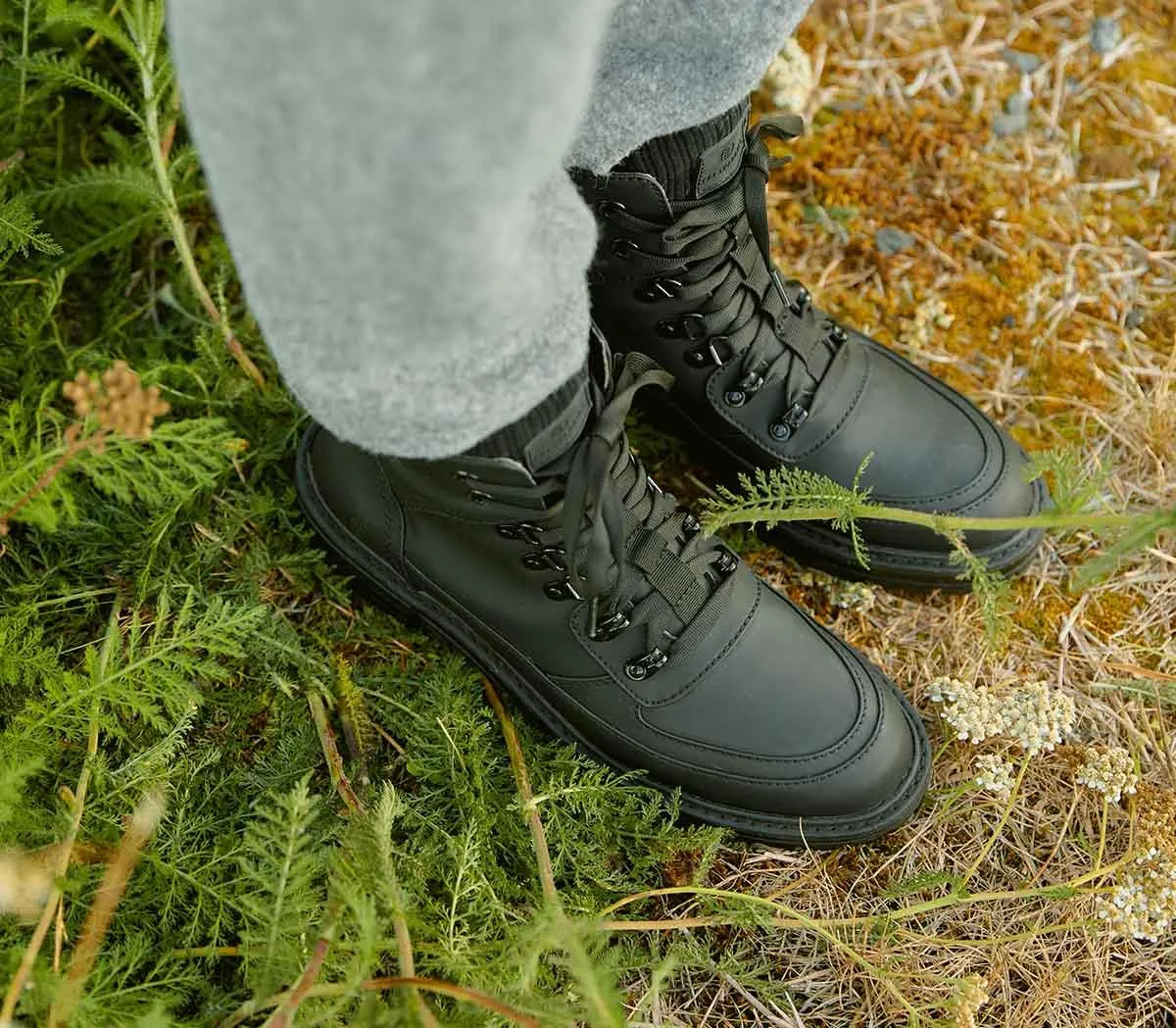 Womens Earth Addict Erde Lace Up Hiker Boots Black - Best Deals Online!